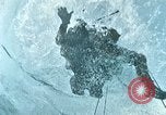 Standbild Unterwasser Luft entweichen Embolie United States USA, 1965, aus Sekunde 46 historischem Filmmaterial Videoclip 65675027022