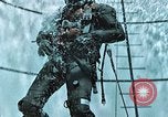 Standbild Unterwasser Luft entweichen Embolie United States USA, 1965, aus Sekunde 56 historischem Filmmaterial Videoclip 65675027022