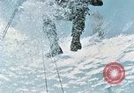 Standbild Unterwasser Luft entweichen Embolie United States USA, 1965, aus Sekunde 59 historischem Filmmaterial Videoclip 65675027022