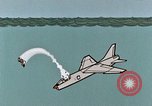Standbild Unterwasser Auswurf United States USA, 1965, aus Sekunde 25 historischem Filmmaterial Videoclip 65675027023