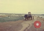 Immagine di V-100 portavalori Saigon Vietnam, 1967, secondo 22 filmato di repertorio 65675027028