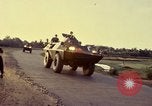 Immagine di V-100 portavalori Saigon Vietnam, 1967, secondo 32 filmato di repertorio 65675027028