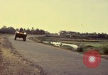 Immagine di V-100 portavalori Saigon Vietnam, 1967, secondo 36 filmato di repertorio 65675027028