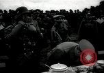 Standbild Adolf Hitler essen Sudetenland Tschechoslowakei, 1938, aus Sekunde 4 historischem Filmmaterial Videoclip 65675027043