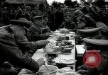 Standbild Adolf Hitler essen Sudetenland Tschechoslowakei, 1938, aus Sekunde 11 historischem Filmmaterial Videoclip 65675027043