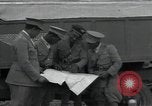 Standbild John C Robinson braun Condor und äthiopischen Piloten Äthiopien, 1935, aus Sekunde 1 historischem Filmmaterial Videoclip 65675027062