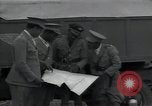 Standbild John C Robinson braun Condor und äthiopischen Piloten Äthiopien, 1935, aus Sekunde 10 historischem Filmmaterial Videoclip 65675027062