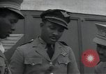Standbild John C Robinson braun Condor und äthiopischen Piloten Äthiopien, 1935, aus Sekunde 20 historischem Filmmaterial Videoclip 65675027062