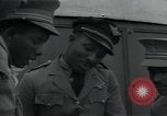 Standbild John C Robinson braun Condor und äthiopischen Piloten Äthiopien, 1935, aus Sekunde 24 historischem Filmmaterial Videoclip 65675027062
