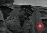 Standbild John C Robinson braun Condor und äthiopischen Piloten Äthiopien, 1935, aus Sekunde 25 historischem Filmmaterial Videoclip 65675027062