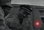 Standbild John C Robinson braun Condor und äthiopischen Piloten Äthiopien, 1935, aus Sekunde 26 historischem Filmmaterial Videoclip 65675027062