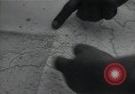 Standbild John C Robinson braun Condor und äthiopischen Piloten Äthiopien, 1935, aus Sekunde 38 historischem Filmmaterial Videoclip 65675027062