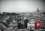 Immagine di Benito Mussolini lavora con un pick Roma Italia, 1936, secondo 4 filmato di repertorio 65675027068