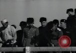 Immagine di Benito Mussolini lavora con un pick Roma Italia, 1936, secondo 58 filmato di repertorio 65675027068