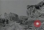 Image Les bâtiments détruits entièrement en Italie dans Seconde Guerre Mondiale en Afrique du Nord, 1943, de la seconde 48 séquences d'archives historiques vidéo 65675027072