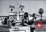 Standbild Spanische Treppe und Kirche Italien, 1950, aus Sekunde 1 historischem Filmmaterial Videoclip 65675027084