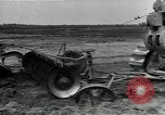 Immagine di Gli agricoltori Camargue Francia, 1950, secondo 9 filmato di repertorio 65675027100