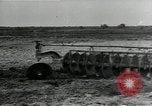 Immagine di Gli agricoltori Camargue Francia, 1950, secondo 11 filmato di repertorio 65675027100