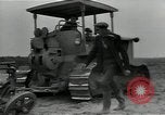 Immagine di Gli agricoltori Camargue Francia, 1950, secondo 25 filmato di repertorio 65675027100