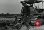 Immagine di Gli agricoltori Camargue Francia, 1950, secondo 26 filmato di repertorio 65675027100