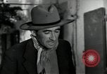 Immagine di Gli agricoltori Camargue Francia, 1950, secondo 30 filmato di repertorio 65675027101