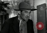 Immagine di Gli agricoltori Camargue Francia, 1950, secondo 34 filmato di repertorio 65675027101