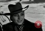 Immagine di Gli agricoltori Camargue Francia, 1950, secondo 38 filmato di repertorio 65675027101
