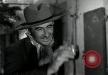Immagine di Gli agricoltori Camargue Francia, 1950, secondo 40 filmato di repertorio 65675027101