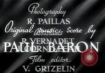 Standbild Mann in der Stadt Mazamet in Frankreich, 1950, aus Sekunde 39 historischem Filmmaterial Videoclip 65675027105