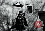Standbild Mann in der Stadt Mazamet in Frankreich, 1950, aus Sekunde 61 historischem Filmmaterial Videoclip 65675027105