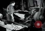 Immagine di Fabbrica di lana Mazamet Francia, 1950, secondo 49 filmato di repertorio 65675027108