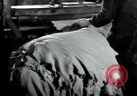 Immagine di Fabbrica di lana Mazamet Francia, 1950, secondo 59 filmato di repertorio 65675027108