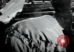 Immagine di Fabbrica di lana Mazamet Francia, 1950, secondo 62 filmato di repertorio 65675027108