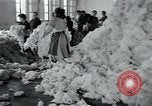 Immagine di Fabbrica di lana Mazamet Francia, 1950, secondo 6 filmato di repertorio 65675027110