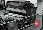Immagine di Fabbrica di lana Mazamet Francia, 1950, secondo 18 filmato di repertorio 65675027110