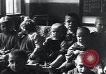 Standbild Kinder Wien Österreich, 1923, aus Sekunde 33 historischem Filmmaterial Videoclip 65675027119