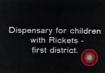 Standbild Kinder mit Rachitis Wien Österreich, 1923, aus Sekunde 1 historischem Filmmaterial Videoclip 65675027120