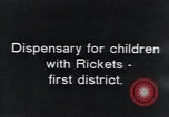 Standbild Kinder mit Rachitis Wien Österreich, 1923, aus Sekunde 3 historischem Filmmaterial Videoclip 65675027120