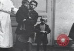 Standbild Kinder mit Rachitis Wien Österreich, 1923, aus Sekunde 15 historischem Filmmaterial Videoclip 65675027120