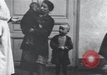 Standbild Kinder mit Rachitis Wien Österreich, 1923, aus Sekunde 19 historischem Filmmaterial Videoclip 65675027120