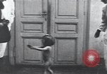 Standbild Kinder mit Rachitis Wien Österreich, 1923, aus Sekunde 32 historischem Filmmaterial Videoclip 65675027120