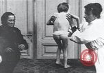 Standbild Kinder mit Rachitis Wien Österreich, 1923, aus Sekunde 44 historischem Filmmaterial Videoclip 65675027120