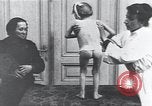 Standbild Kinder mit Rachitis Wien Österreich, 1923, aus Sekunde 45 historischem Filmmaterial Videoclip 65675027120