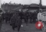 Standbild Flüchtlinge Irkutsk Russland, 1919, aus Sekunde 24 historischem Filmmaterial Videoclip 65675027123