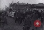 Standbild Flüchtlinge Irkutsk Russland, 1919, aus Sekunde 27 historischem Filmmaterial Videoclip 65675027123