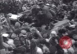 Standbild Soldaten und Arbeiter auf der Baustelle Russland, 1917, aus Sekunde 46 historischem Filmmaterial Videoclip 65675027132