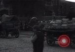 Standbild Frauen Line-up für Essen Batun Russland, 1937, aus Sekunde 5 historischem Filmmaterial Videoclip 65675027142