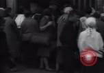 Standbild Frauen Line-up für Essen Batun Russland, 1937, aus Sekunde 13 historischem Filmmaterial Videoclip 65675027142