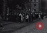 Standbild Frauen Line-up für Essen Batun Russland, 1937, aus Sekunde 25 historischem Filmmaterial Videoclip 65675027142