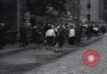 Standbild Frauen Line-up für Essen Batun Russland, 1937, aus Sekunde 29 historischem Filmmaterial Videoclip 65675027142